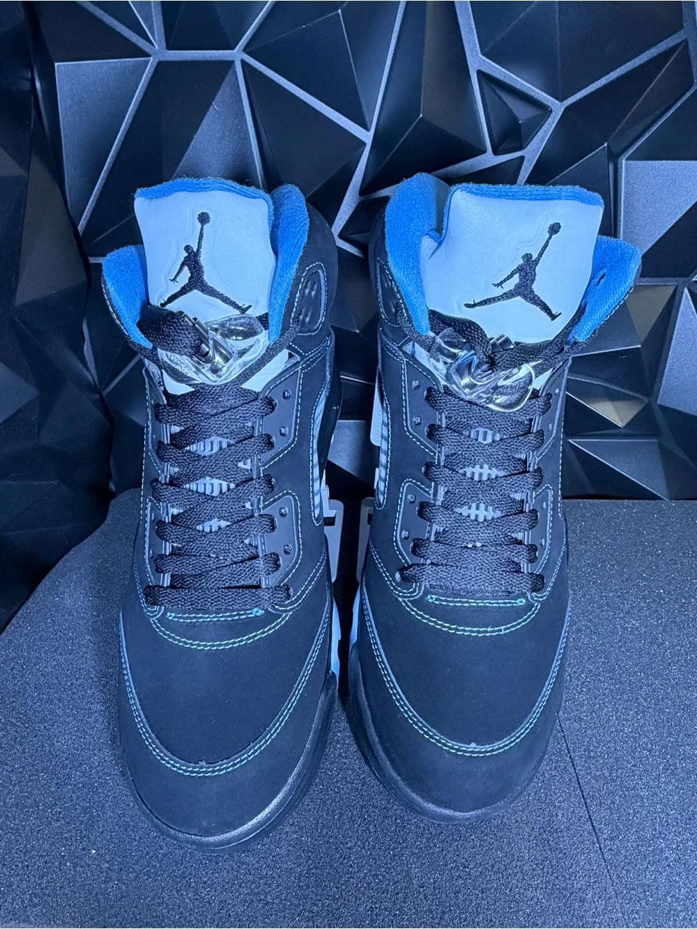 Jordan Retro 5 Black UNC